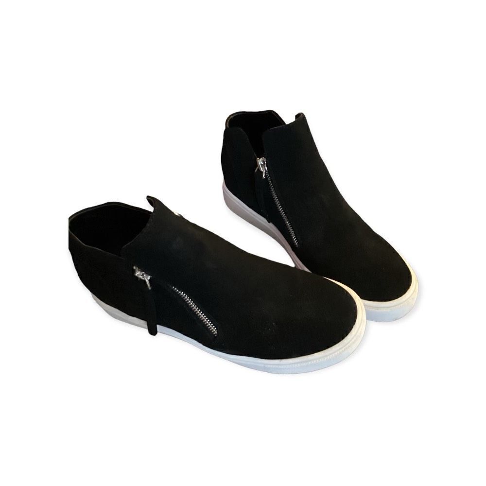 Women’s Black Wedge Sneakers Size: 7.5